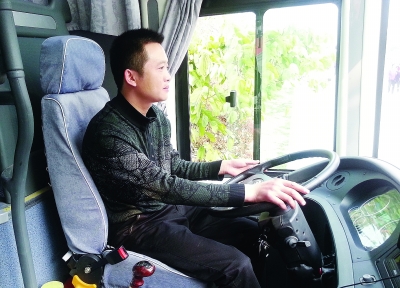 鴻鳴巴士:一個(gè)稱職的大巴租車司機(jī)需具備哪些職業(yè)守則?