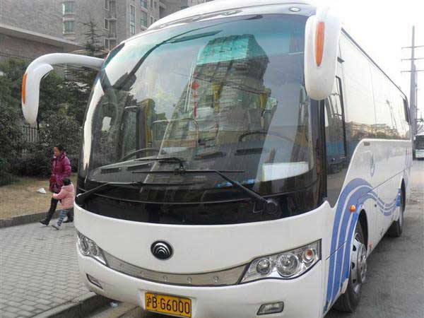 1615391017660991.jpg 企業(yè)通勤車