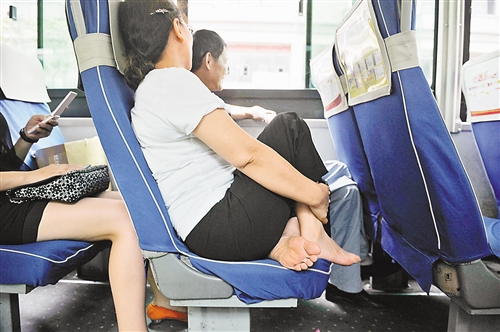 大巴車租車平臺應答用車常識：大巴車正確坐姿是怎么樣？